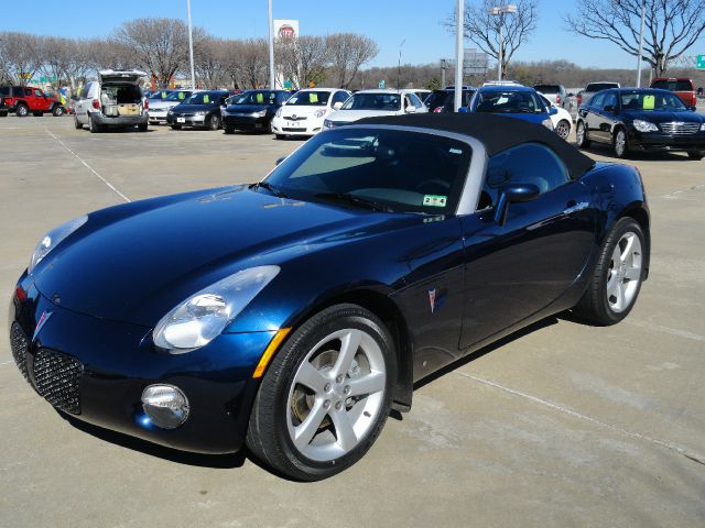 2006 PONTIAC SOLSTICE ROADSTER blue diamond beautiful blue diamond metallic pontiac solstice roads