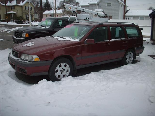 2005 Holden Vz One Tonner Cross 6. Volvo V70 Xc Cross Country