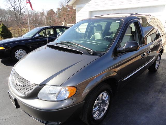 2004 Chrysler Town and Country for sale