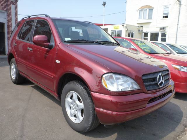 2001 MERCEDES-BENZ M CLASS ML320, ...