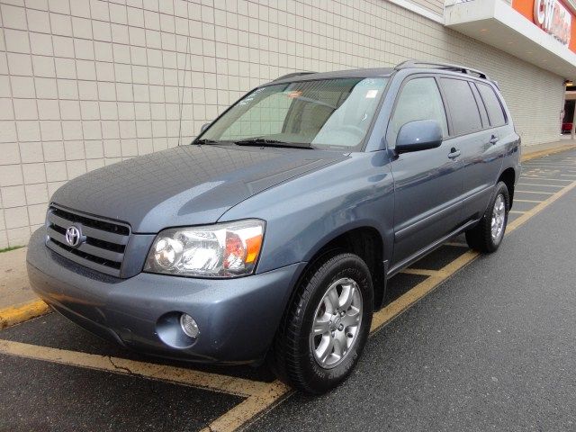 2004 TOYOTA HIGHLANDER W/THIRD ...