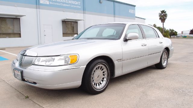 1998 Lincoln Town Car for sale