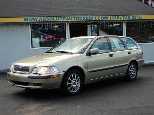 2001 Volvo V40