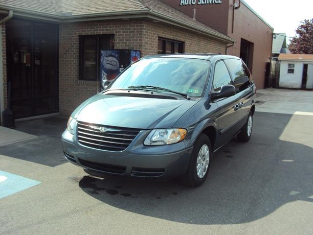 2005 Chrysler Town and Country for sale
