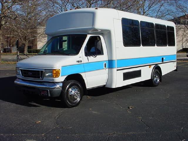 2005 FORD E-450 SUPER DUTY BUS for sale