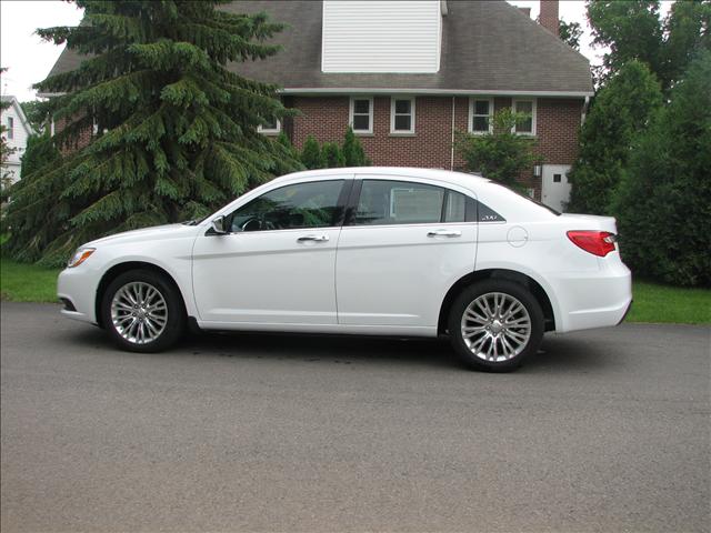 2011 Chrysler 200