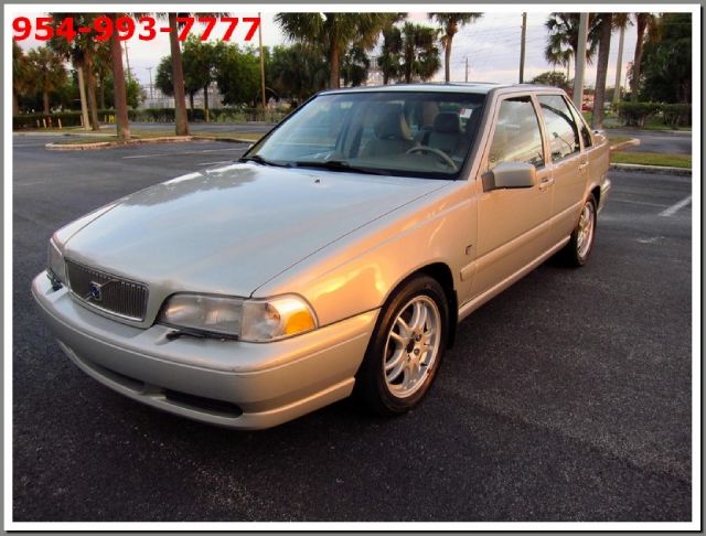 2000 Volvo S70