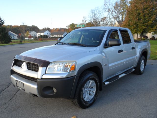 2006 Mitsubishi Raider