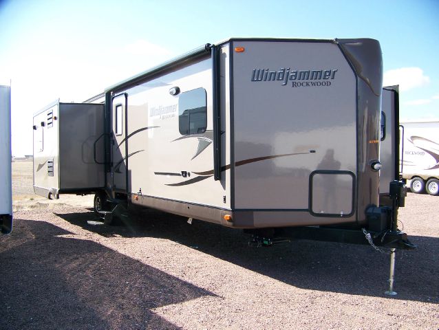 2014 ROCKWOOD WINDJAMMER 3065WS