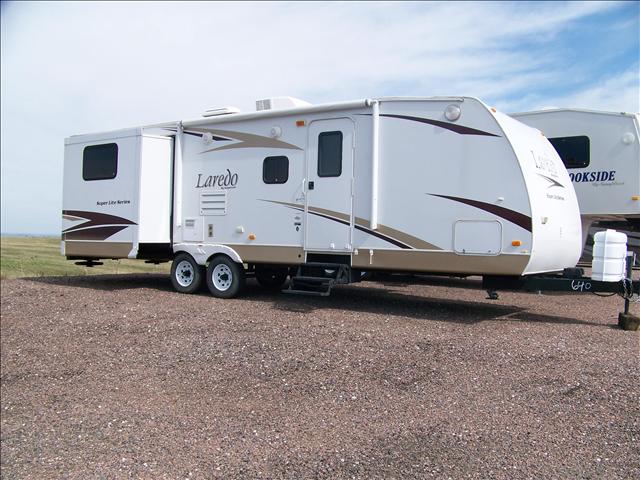 2009 LAREDO 31BHS